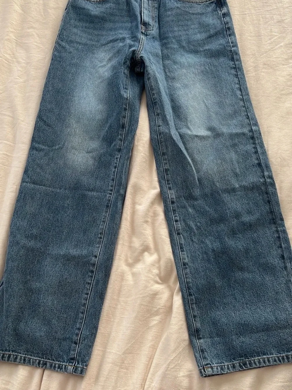 LILOU | High Rise Straight Jean - Picture 4 of 4